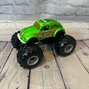 Hot Wheels Monster Trucks Volkswagen Beetle 1:24 Scale